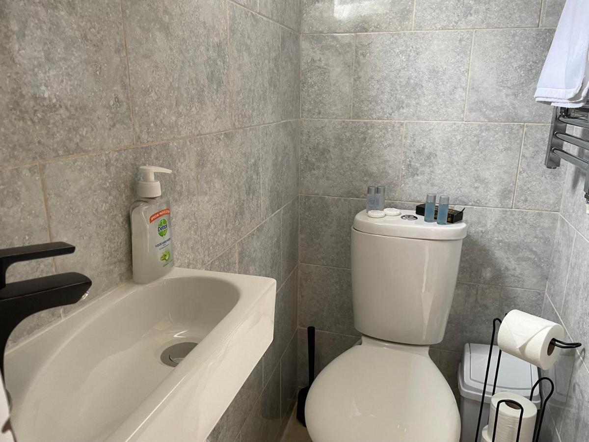 Auntie Bett'S - Cosy Double Ensuite Room With Mini Kitchen Кингсбридж Екстериор снимка